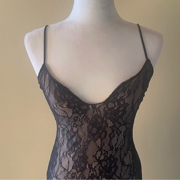 ASOS Design Lace Sheer Maxi Dress - Picture 5 of 10